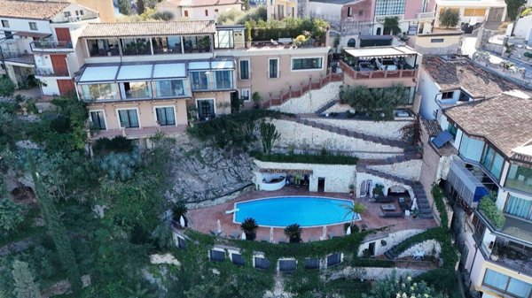 casa indipendente in vendita a Taormina in zona Mazzarò