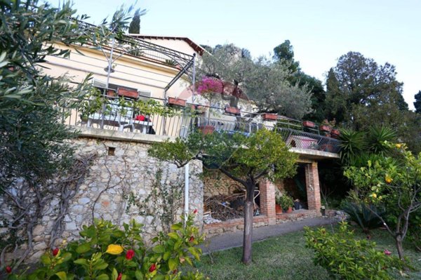 casa indipendente in vendita a Taormina