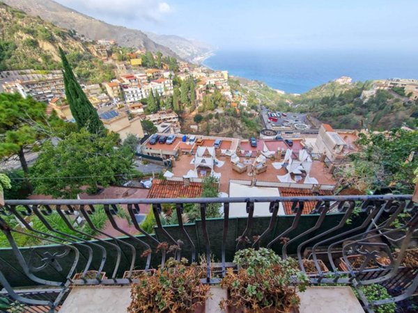 casa indipendente in vendita a Taormina