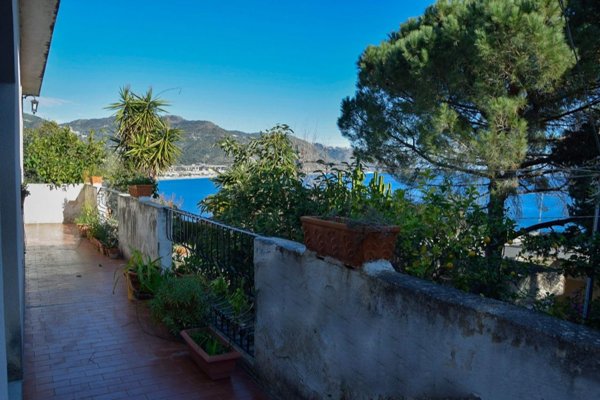 appartamento in vendita a Taormina in zona Mazzarò