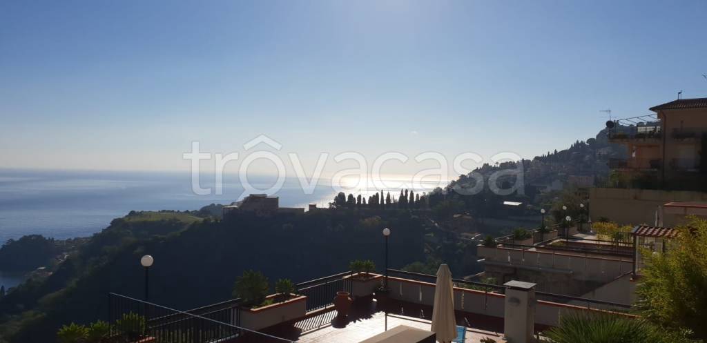 appartamento in vendita a Taormina in zona Mazzarò