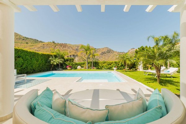 casa indipendente in vendita a Taormina