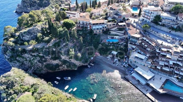 casa indipendente in vendita a Taormina in zona Mazzarò