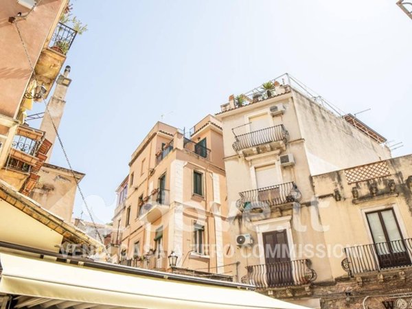 casa indipendente in vendita a Taormina in zona Mazzarò