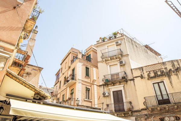 casa indipendente in vendita a Taormina in zona Mazzarò