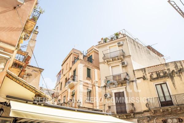 casa indipendente in vendita a Taormina in zona Mazzarò