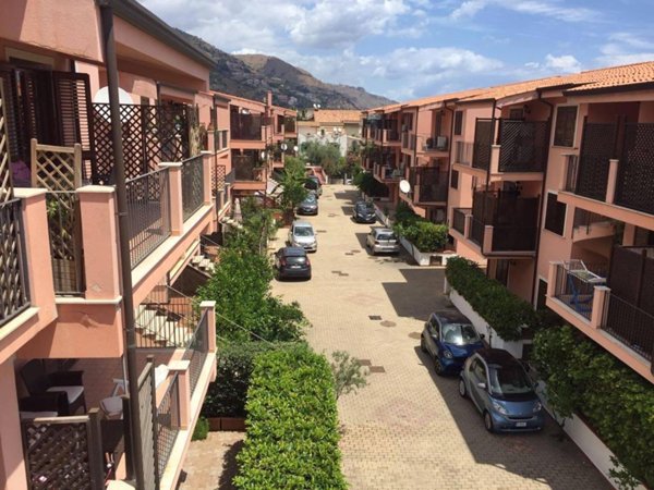 appartamento in vendita a Taormina in zona Mazzeo