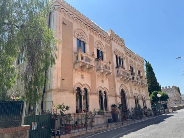 intera palazzina in vendita a Taormina