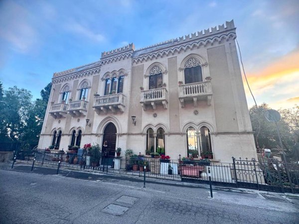 intera palazzina in vendita a Taormina