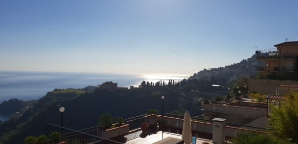 appartamento in vendita a Taormina in zona Mazzarò