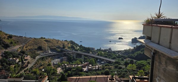 appartamento in vendita a Taormina in zona Mazzarò