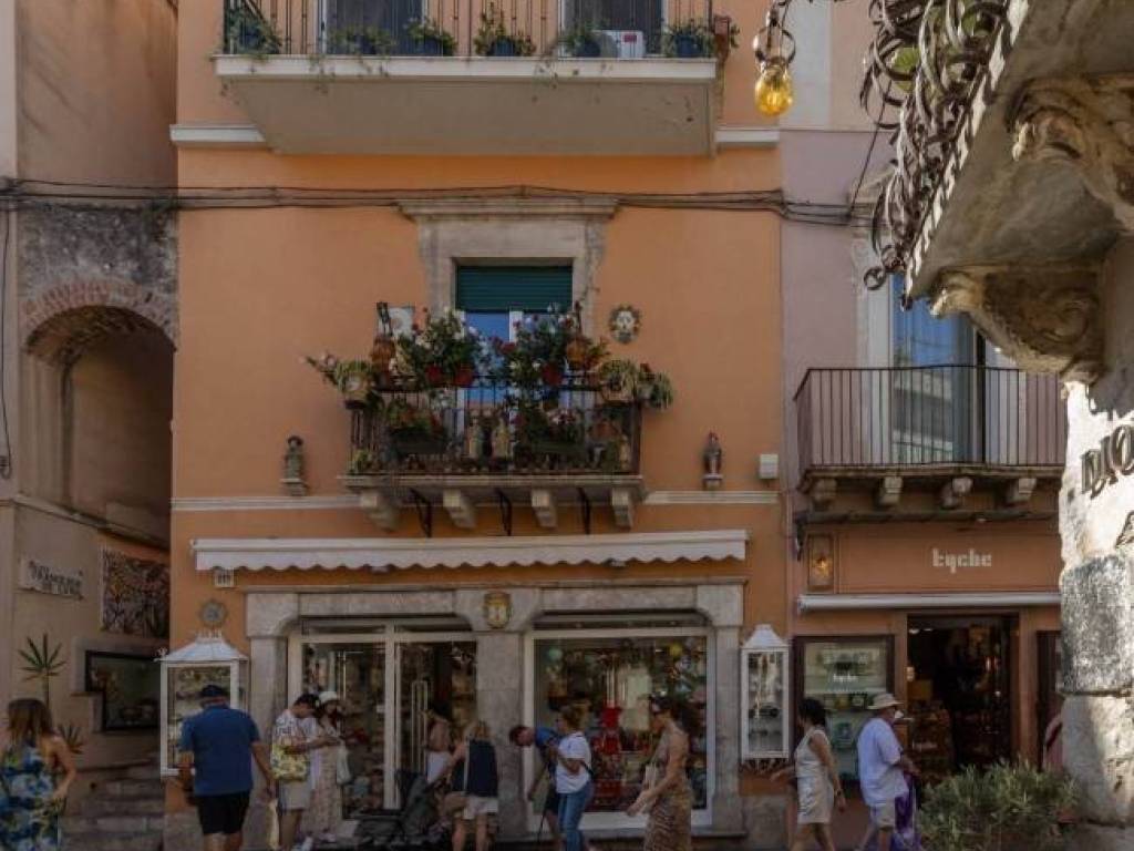 intera palazzina in vendita a Taormina