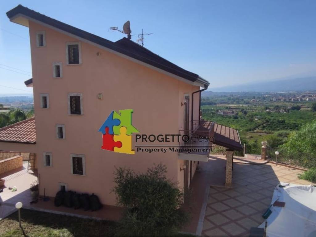 casa indipendente in vendita a Taormina in zona Trappitello