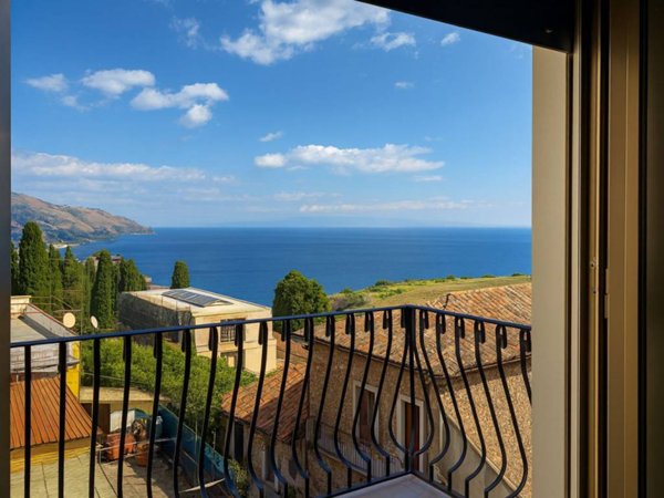 intera palazzina in vendita a Taormina