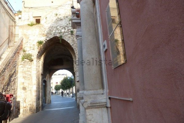 casa indipendente in vendita a Taormina