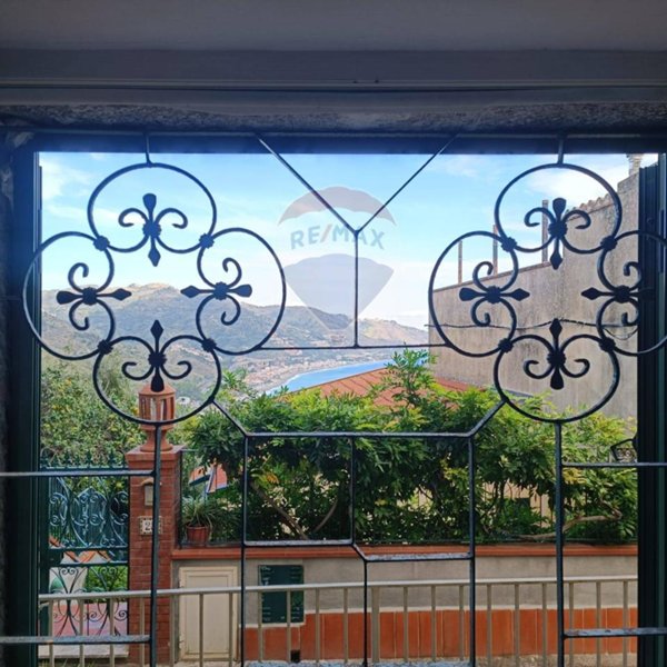 appartamento in vendita a Taormina in zona Mazzarò