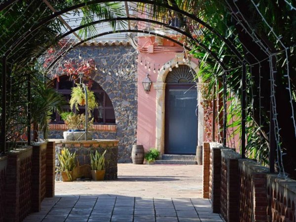 negozio in vendita a Taormina in zona Trappitello