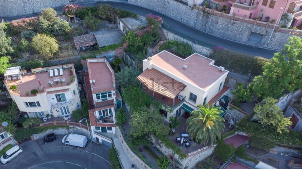 casa indipendente in vendita a Taormina