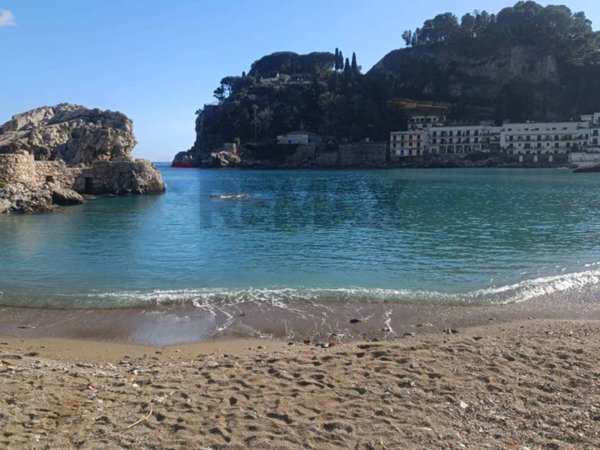 appartamento in vendita a Taormina in zona Mazzarò