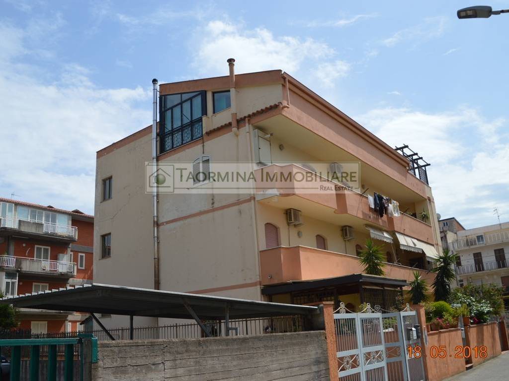 appartamento in vendita a Taormina in zona Trappitello