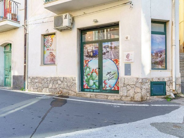 negozio in vendita a Taormina
