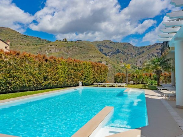 casa indipendente in vendita a Taormina