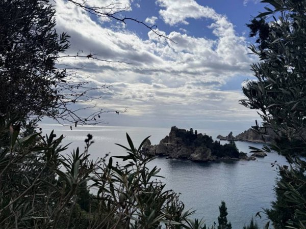 appartamento in vendita a Taormina in zona Mazzarò