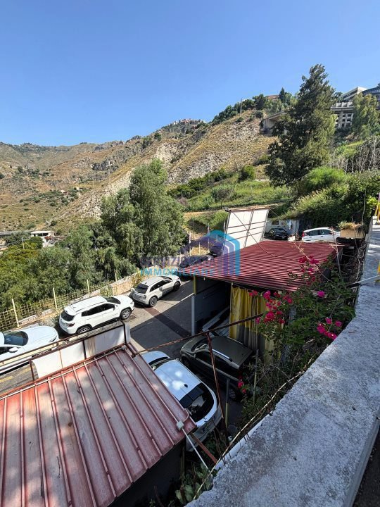 locale commerciale in vendita a Taormina in zona Villagonia