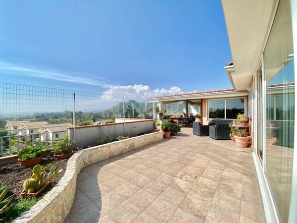 appartamento in vendita a Taormina in zona Trappitello