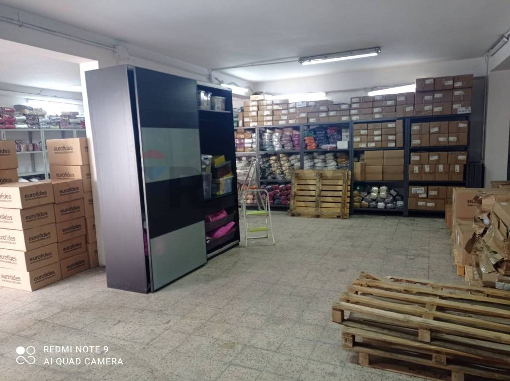 locale commerciale in vendita a Taormina in zona Trappitello