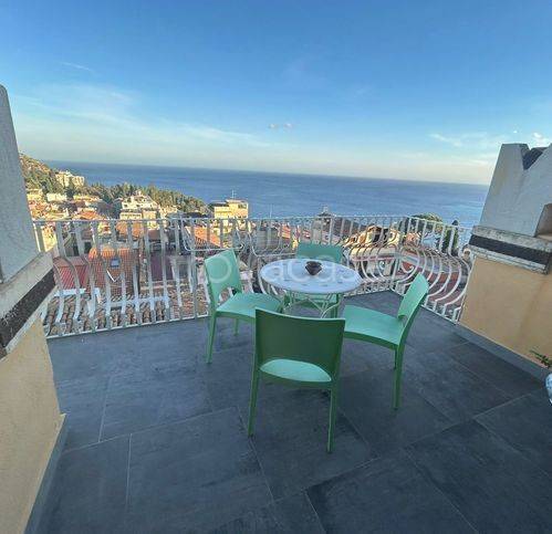 appartamento in vendita a Taormina in zona Villagonia