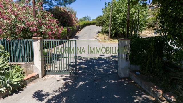 negozio in vendita a Taormina in zona Trappitello
