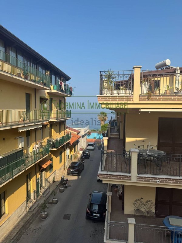 appartamento in vendita a Taormina in zona Mazzeo