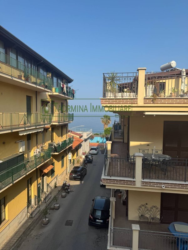 appartamento in vendita a Taormina in zona Mazzeo