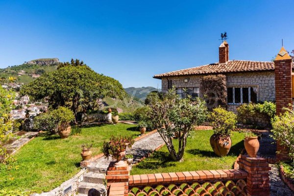 villa in vendita a Taormina in zona Spisone
