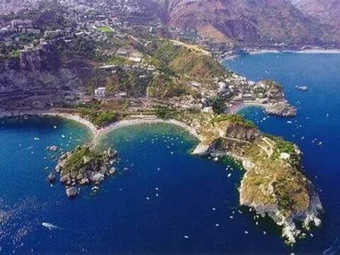 intera palazzina in vendita a Taormina in zona Villagonia
