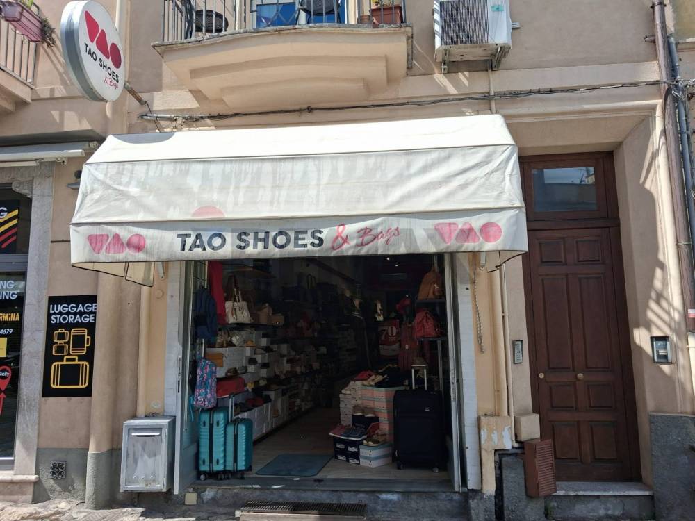 negozio in vendita a Taormina in zona Villagonia