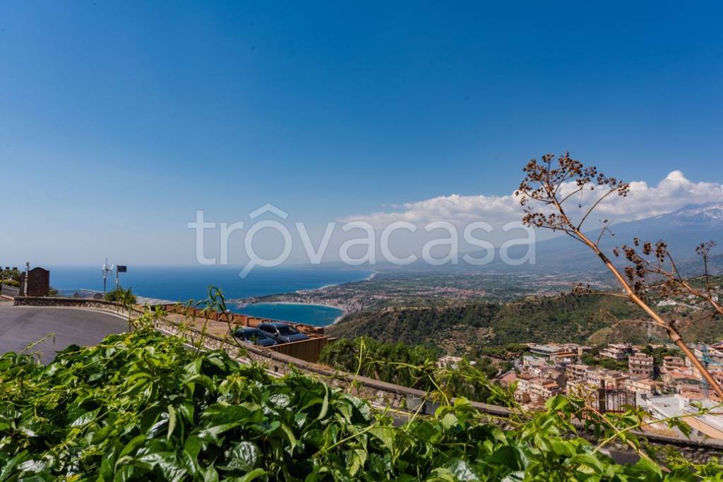 appartamento in vendita a Taormina in zona Spisone