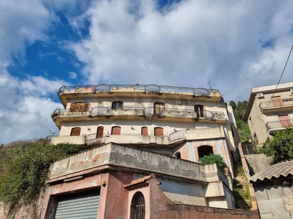 casa indipendente in vendita a Taormina in zona Trappitello
