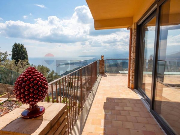appartamento in vendita a Taormina in zona Spisone