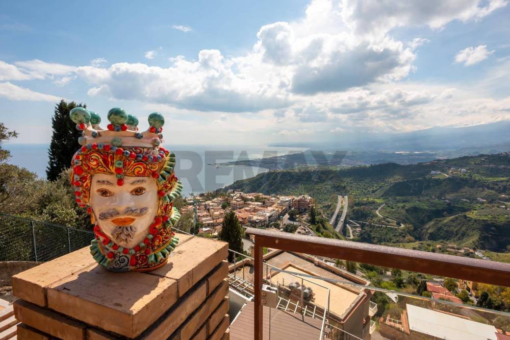 appartamento in vendita a Taormina in zona Spisone