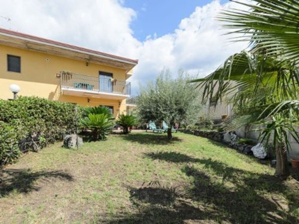 casa indipendente in vendita a Taormina in zona Trappitello