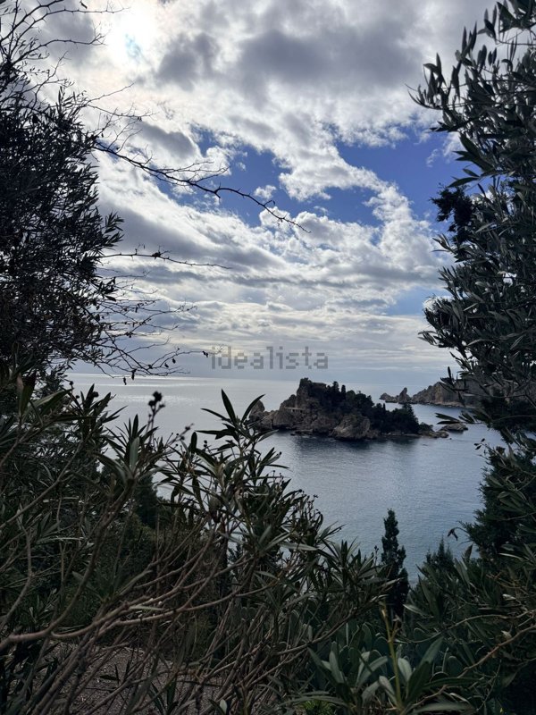 appartamento in vendita a Taormina in zona Mazzarò