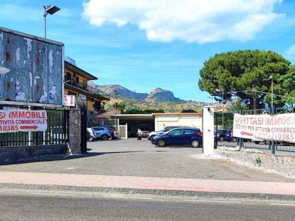 negozio in vendita a Taormina in zona Trappitello
