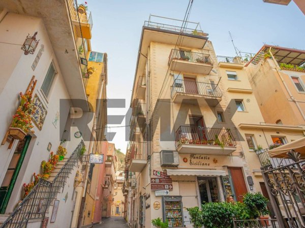 appartamento in vendita a Taormina in zona Villagonia