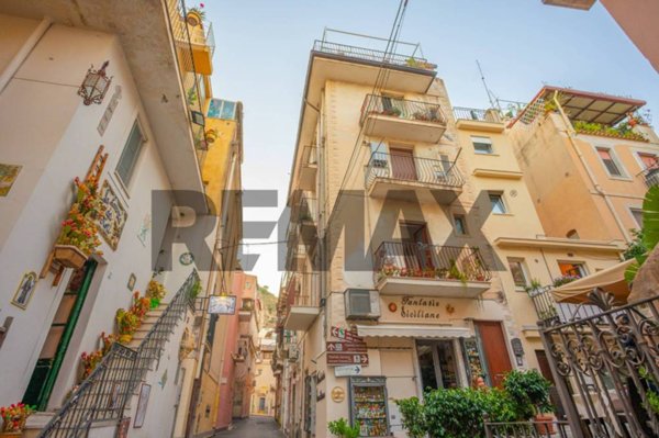 appartamento in vendita a Taormina in zona Villagonia