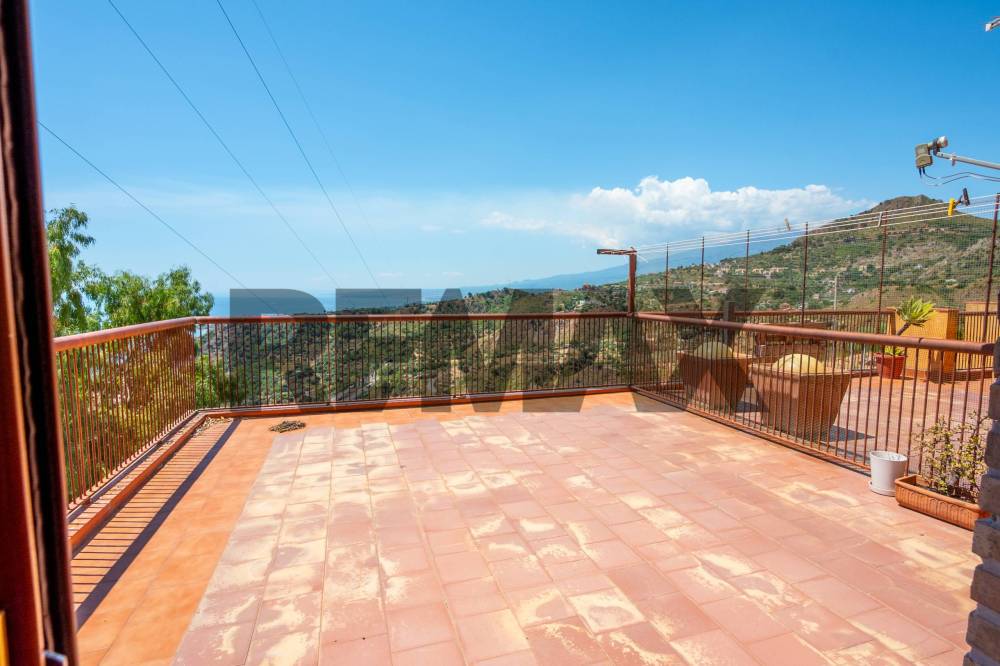 appartamento in vendita a Taormina in zona Spisone