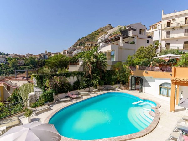 appartamento in vendita a Taormina in zona Spisone