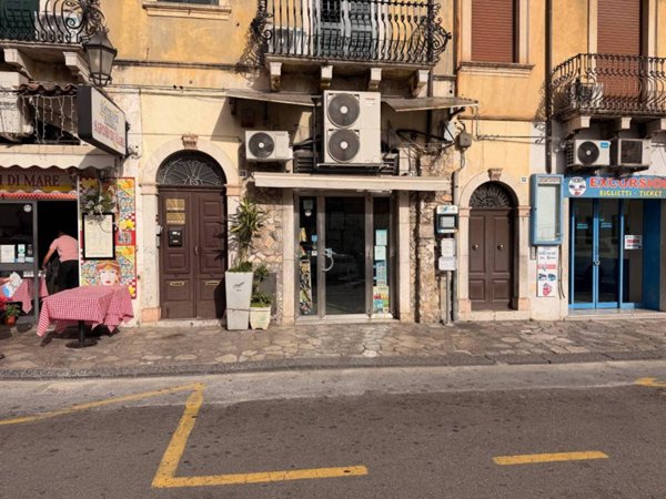 negozio in vendita a Taormina in zona Spisone