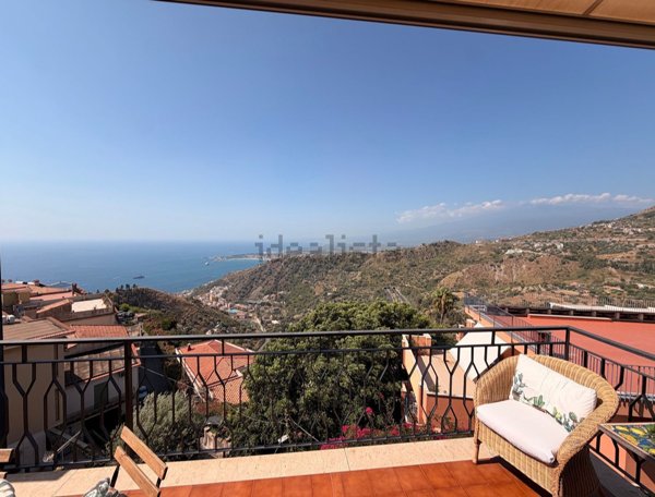 appartamento in vendita a Taormina in zona Spisone